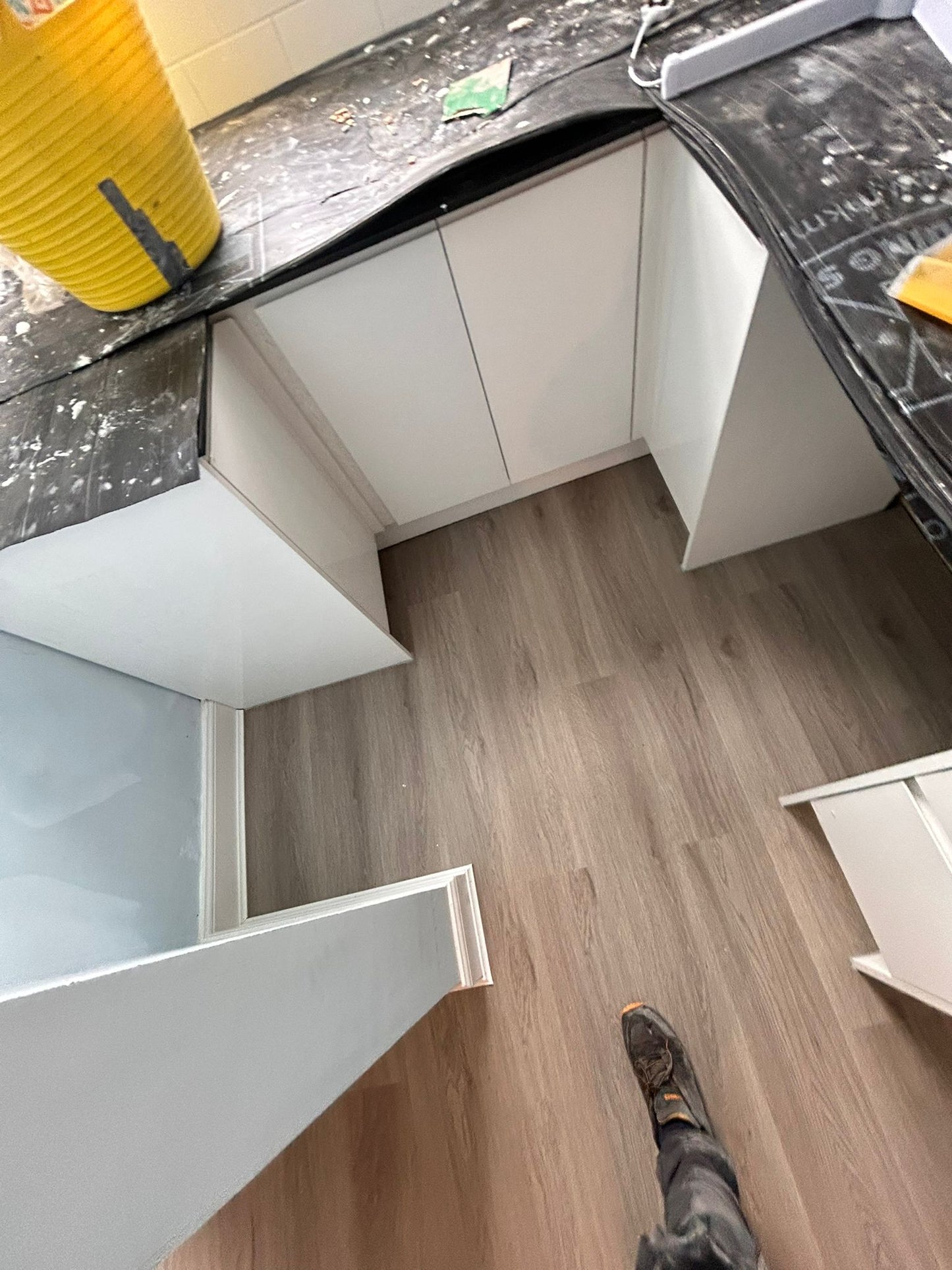 Grey oak 5.5mm Herringbone Waterproof Click Vinyl