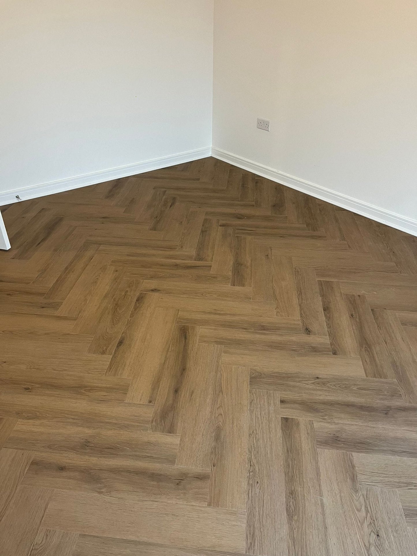 Espresso Oak 5.0mm Herringbone Waterproof Click Vinyl