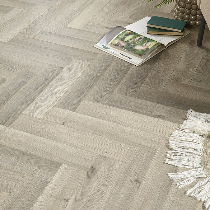 Chateau Oak 12mm Herringbone Laminate