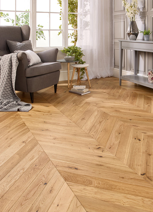Regent Chevron 15/4 90 x 600 Brushed UV Lacquered Engineered