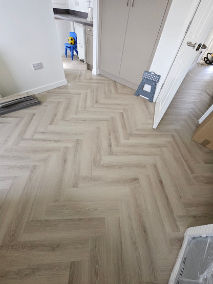 Hollywell Cream 7.0mm Herringbone Waterproof Click Vinyl