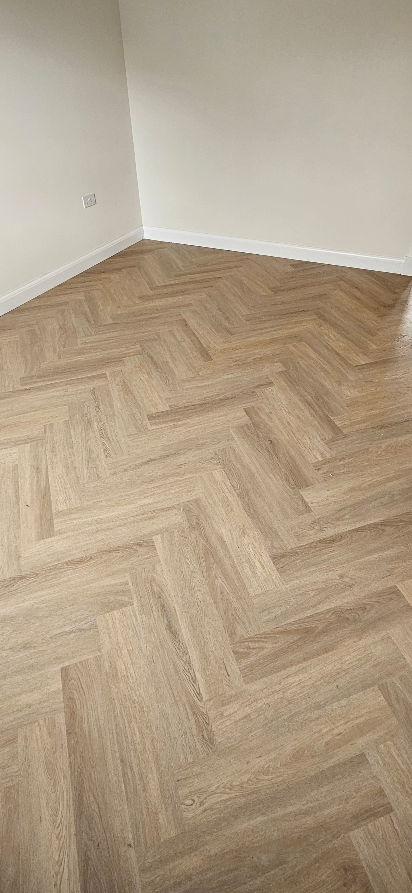 Amber Ridge 5.5mm Herringbone Waterproof Click Vinyl