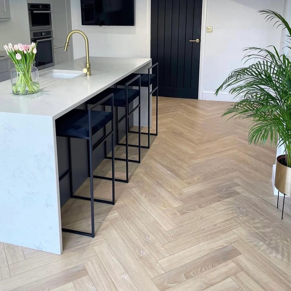 Belgravia Oak 12mm Herringbone Laminate