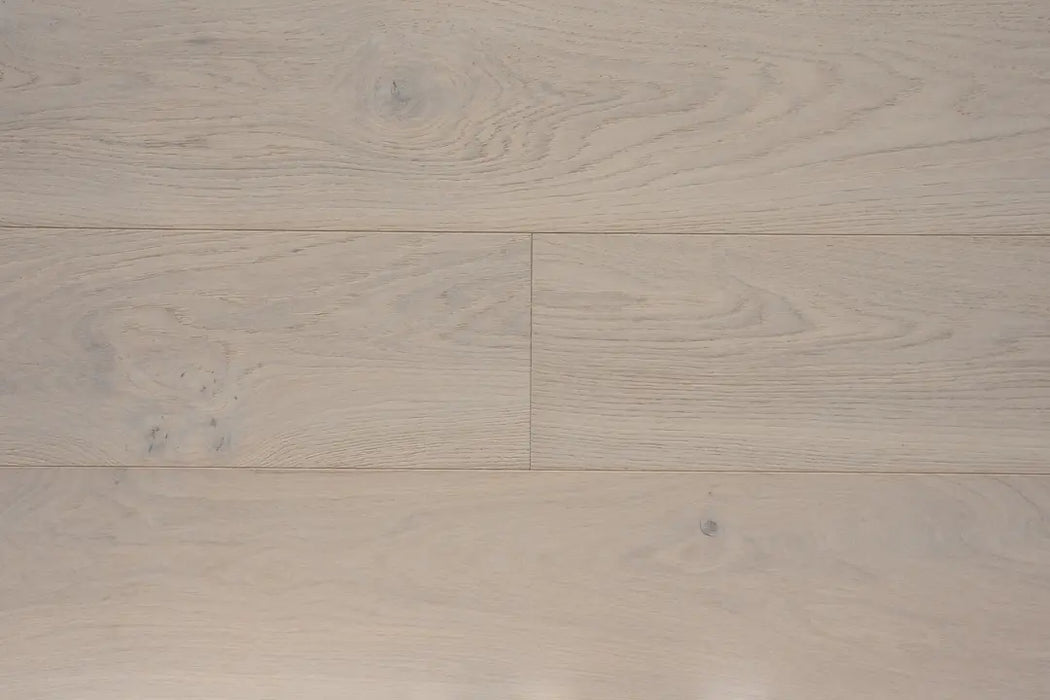 Universal Click Engineered Wood: Versatile Style in Eight Stunning Oak Finishes