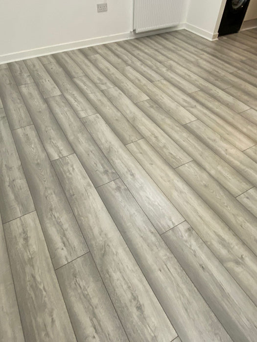 Luxury Super Natural Classic 8mm Laminate Flooring